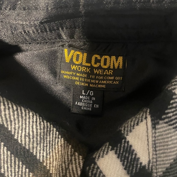 Volcom Flannel (grey, black, white, brown) in Large! Perfect condition! - Picture 3 of 4